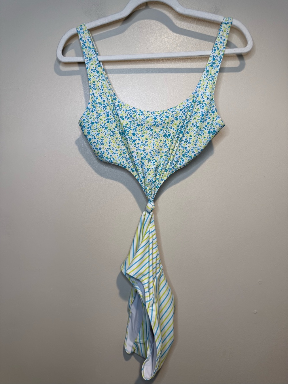 SOLID & STRIPED Bailey Floral and striped Cutout One Piece Sz L - Picture 4 of 9